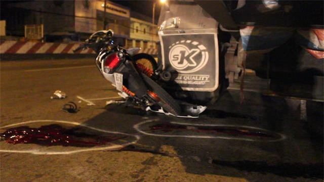 Đâm vào đuôi xe tải, thanh niên 18 tuổi tử vong