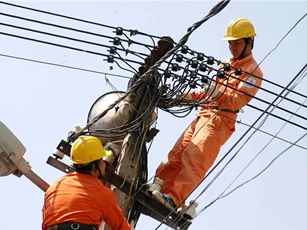 Không thu hồi được nợ, sếp EVN đứng trước nguy cơ mất chức
