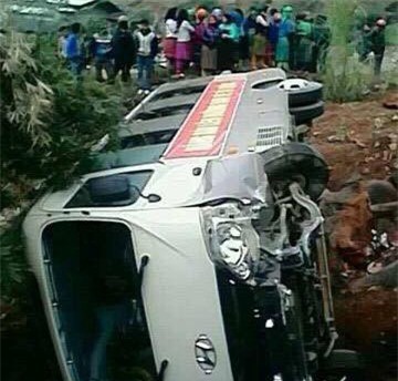 Xe chở tân binh nhập ngũ, lật nghiêng ở Hà Giang