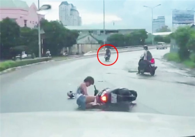 Sài Gòn: Cướp táo tợn khiến mẹ tử vong, con nhập viện