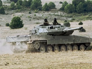 "Tăng lực" cho NATO, Tây Ban Nha điều lính và xe tăng tới Latvia