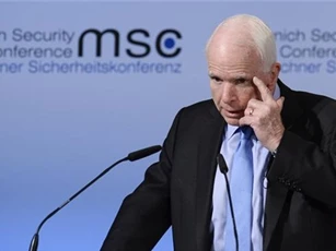 McCain: Chính quyền Donald Trump đang bị rối loạn