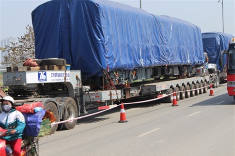 Đêm nay 19/2, tàu đường sắt Cát Linh - Hà Đông được đưa lên đường ray