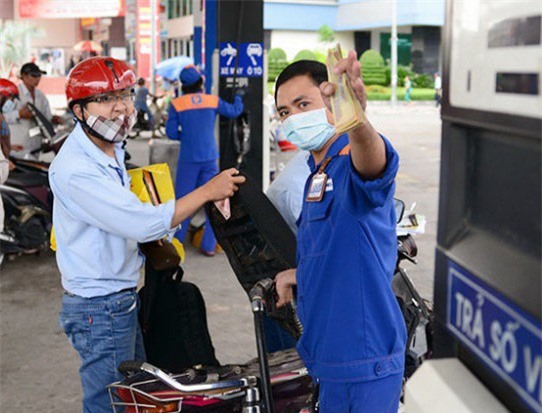 Tập đoàn xăng dầu: Lợi nhuận đạt kỷ lục dù doanh thu giảm