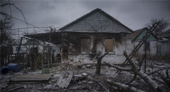 Quân đội Ukraine từ chối ngừng pháo kích vào Donbass