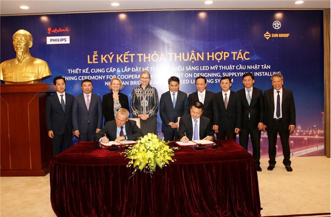Sun Group tài trợ hệ thống chiếu sáng cầu Nhật Tân