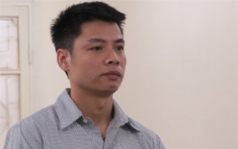 Giáo viên giật túi xách của phụ nữ, kêu oan tại tòa