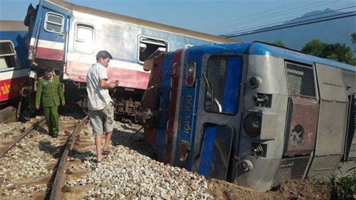 Tai nạn tàu hỏa ở Huế: Tài xế xe tải cố tình vượt qua đường sắt