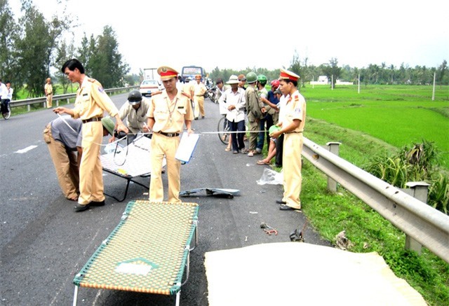 Truy tìm tài xế gây tai nạn khiến cán bộ kiểm lâm tử vong rồi bỏ chạy