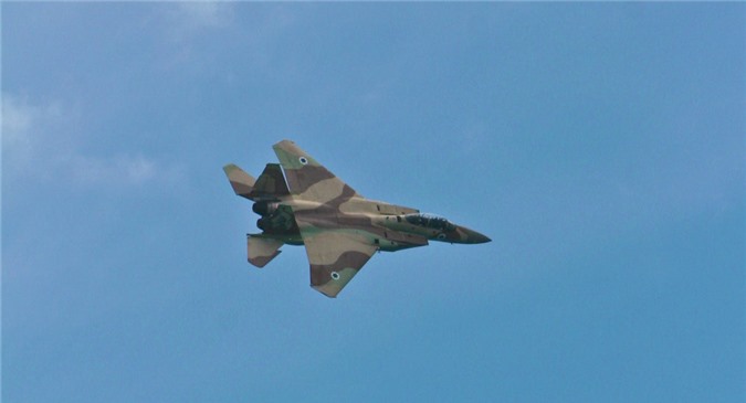 Chiến đấu cơ Israel oanh kích quân đội Syria ở Tây Damascus