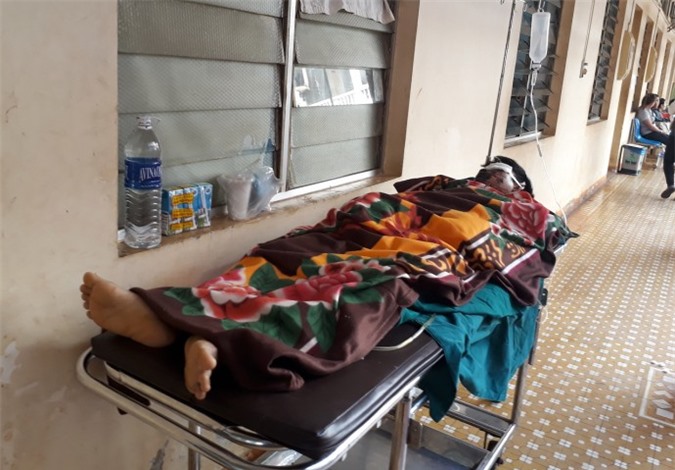 Gas mini phát nổ, nam thanh niên đứt rời bàn tay trái