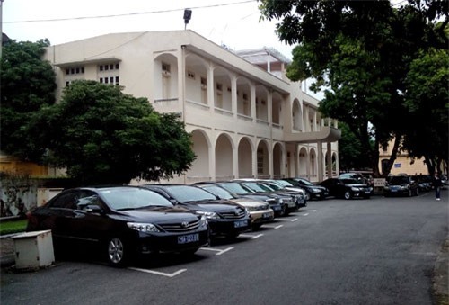 Hà Nội bắt đầu khoán xe công 9 triệu đồng/tháng cho lãnh đạo