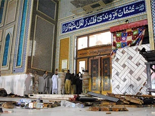 Taliban đánh bom liều chết tòa án ở Pakistan, 21 người thương vong