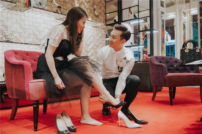 Bí mật đám hỏi, MC Thành Trung đang hạnh phúc bên vợ mới