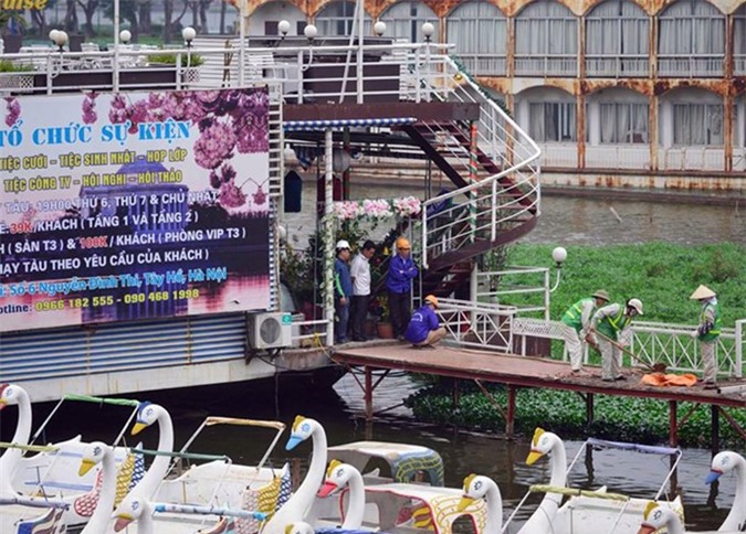 Nhà nổi ở Hồ Tây sẽ được tháo dỡ xong trong ngày 24/2