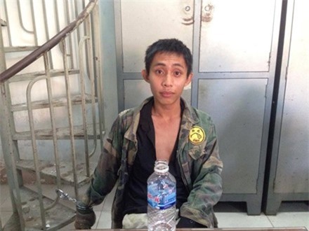 Phi xe 120km/h, thanh niên ngáo đá táo tợn cướp taxi