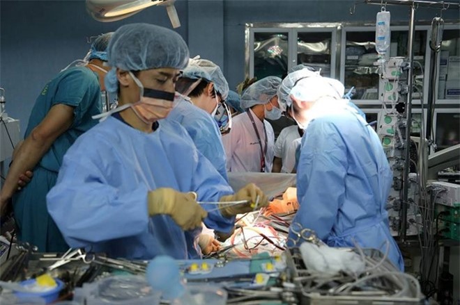 Thủ tướng khen tập thể bác sỹ thực hiện ca ghép phổi đầu tiên tại Việt Nam