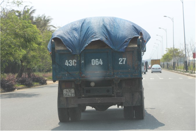 Đà Nẵng: Sự thật động trời đằng sau những chiếc xe quá khổ quá tải