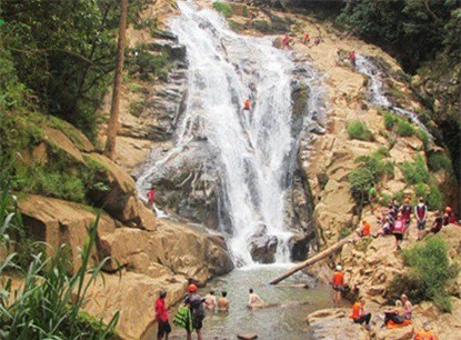 Hai du khách tử vong tại thác Hang Cọp: Tour du lịch "chui"