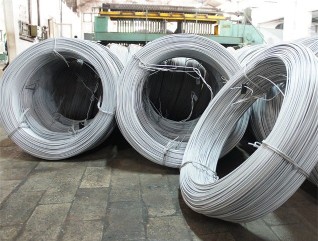 Hoàn tiền thuế tự vệ cho một số doanh nghiệp nhập khẩu thép dây