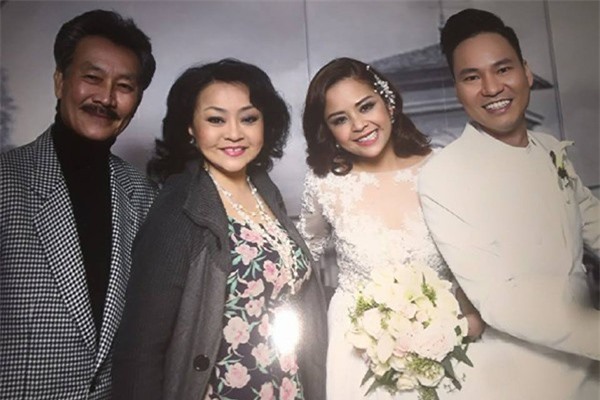 Chú rể Đình Bảo xin lỗi Hương Lan và Việt Hương vì sự cố đám cưới