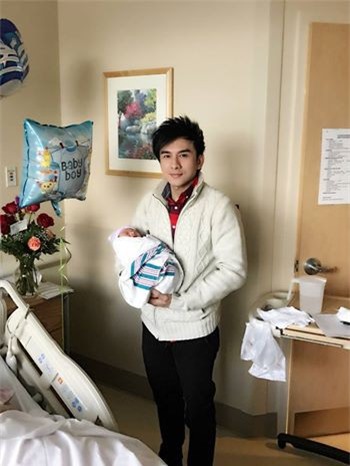 Đan Trường hạnh phúc đón con trai đầu lòng ở tuổi 40