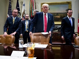 Ông Donald Trump muốn tăng chi tiêu quốc phòng