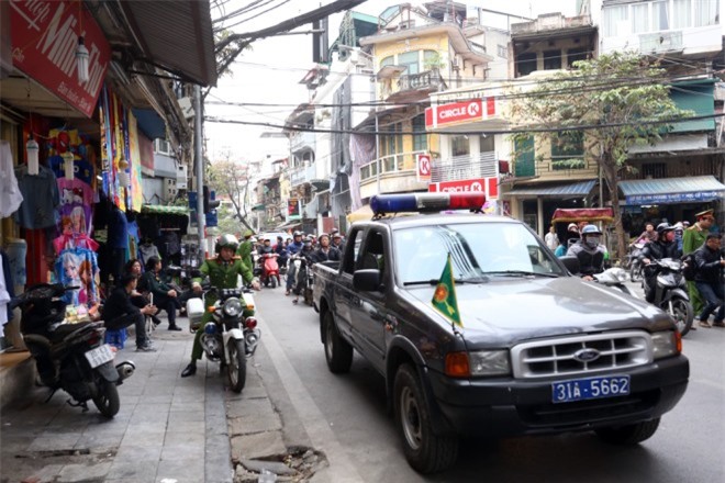 Sau TP. HCM, Hà Nội cũng ra quân "dọn dẹp" vỉa hè