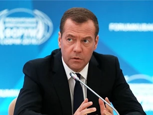 Medvedev: Nền kinh tế Nga đã "bước qua" giai đoạn khó khăn