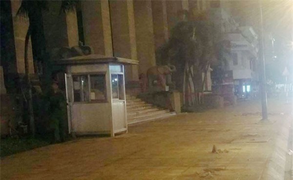 Quận 1 trả lại 6 vọng gác công an ngay sau khi vừa dỡ bỏ