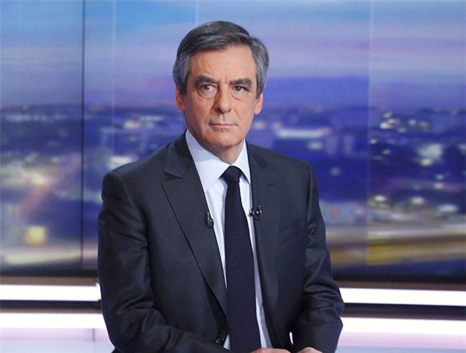 Francois Fillon kêu gọi hủy bỏ trừng phạt chống Nga