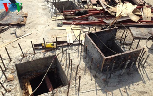 Giải cứu 3 công nhân bất tỉnh dưới hầm công trình