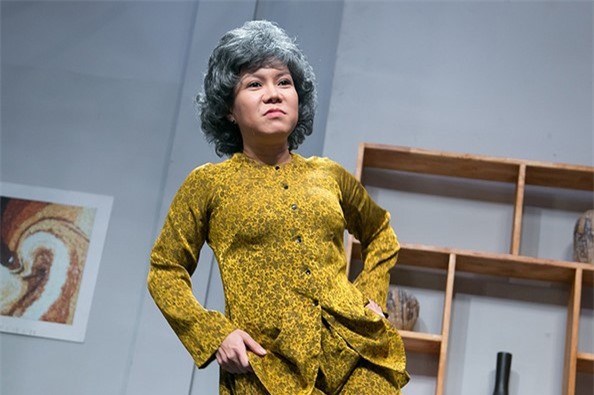 Toàn cảnh sự việc Việt Hương diễn hài thô tục