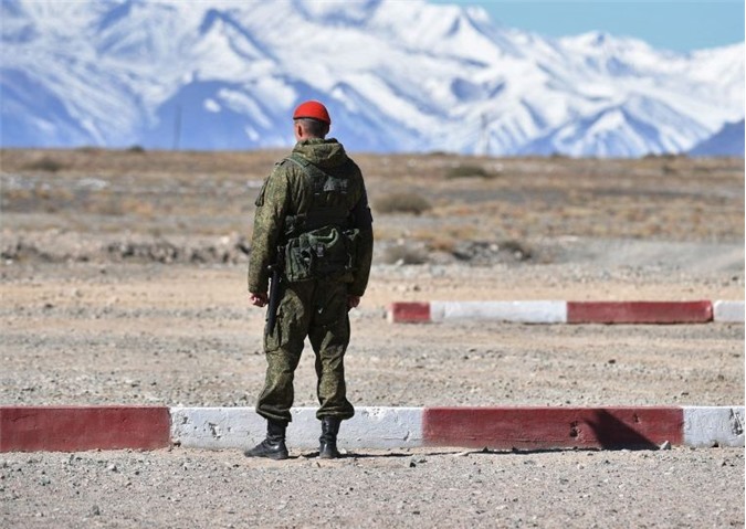 Tổng thống Putin: Nga sẵn sàng đóng cửa căn cứ quân sự ở Kyrgyzstan