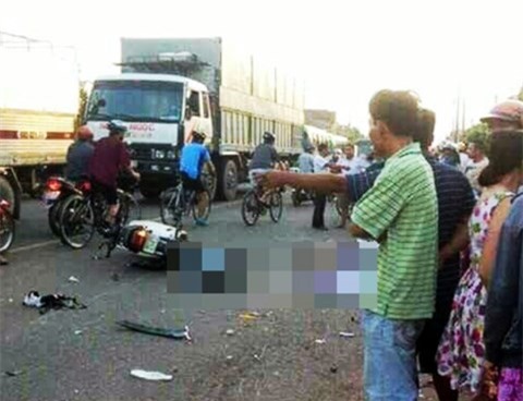 Xe ben gây tai nạn, thai phụ và con gái 9 tuổi tử vong 