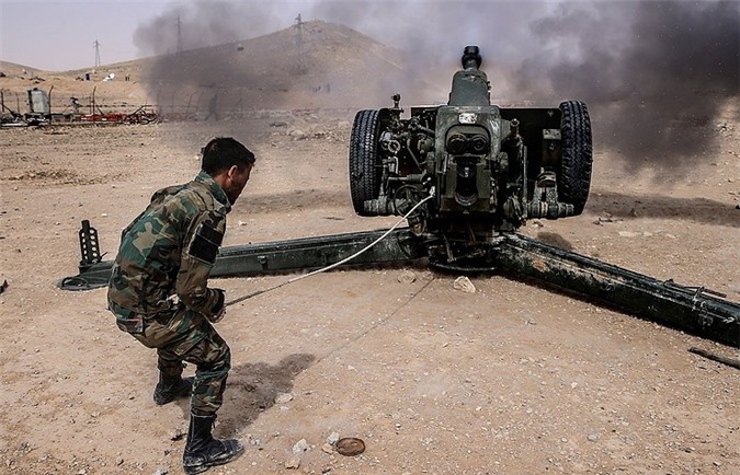 Lính Syria tiến vào Palmyra, IS rút lui trong hoảng loạn