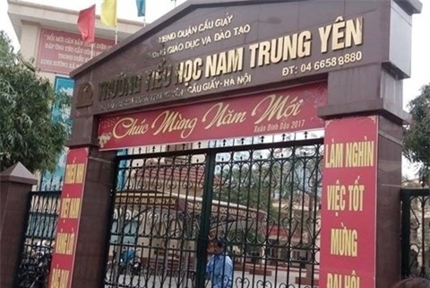 Vụ học sinh bị gãy chân ở trường: Nghiêm cấm các trường trông giữ xe ô tô