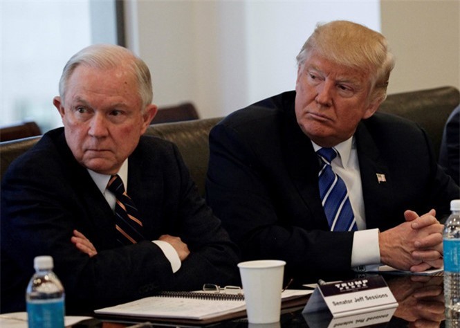 Bộ trưởng Tư pháp Mỹ rút khỏi cuộc điều tra "Nga can thiệp bầu cử"