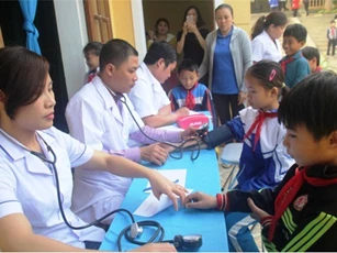 Đã xác định nguyên nhân 20 HS Nghệ An bị viêm cầu thận cấp