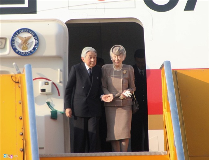 Nhà vua Akihito và Hoàng hậu bắt đầu chuyến thăm cố đô Huế