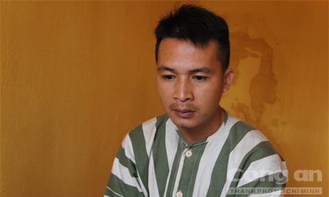 Giải cứu cô giáo bị phụ huynh học sinh dùng dao khống chế