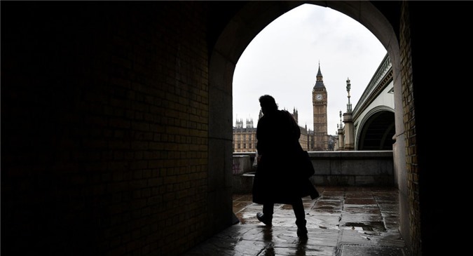 Quên cách làm việc với Nga, Anh "đi quá xa" với Crimea