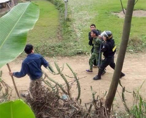 Bắt nghi can chém chết người phụ nữ ngay giữa đường