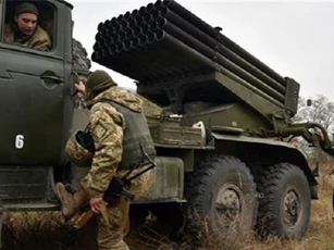 Quân đội Ukraine bị tố nã đạn pháo vào nhà dân ở Donetsk
