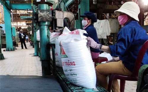 Đang tồn kho 333.854 tấn đường