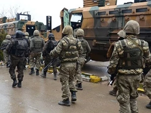 Thổ Nhĩ Kỳ điều thêm xe bọc thép tới Bắc Syria đối phó SDF