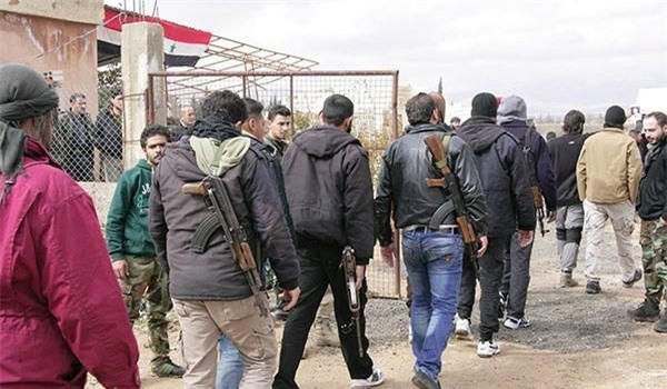 Hàng loạt phiến quân ra hàng chính phủ và quân đội Syria