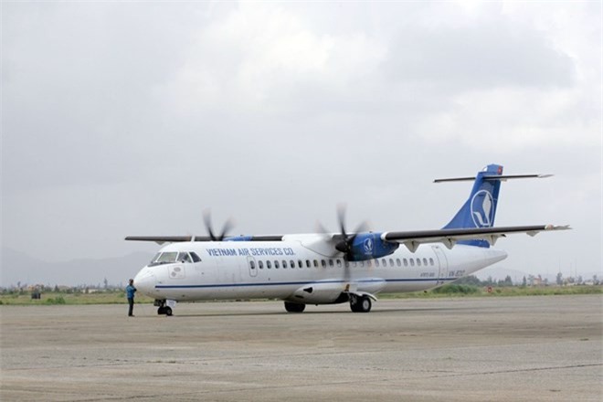 Hành khách tự ý mở cửa thoát hiểm máy bay bị phạt 25 triệu đồng