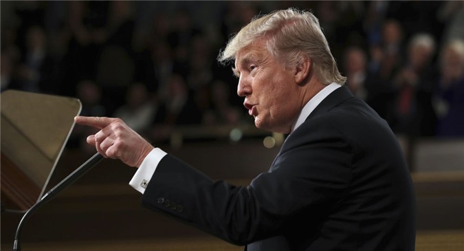 Ông Trump bất ngờ siết chặt chính sách với Nga