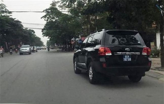 Nghệ An báo cáo vụ được doanh nghiệp tặng xe tiền tỷ